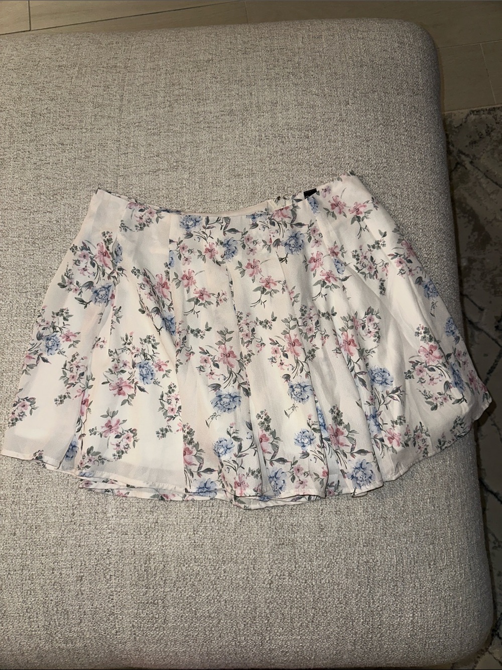 Floral shorts - White with Pink & Blue Flowers